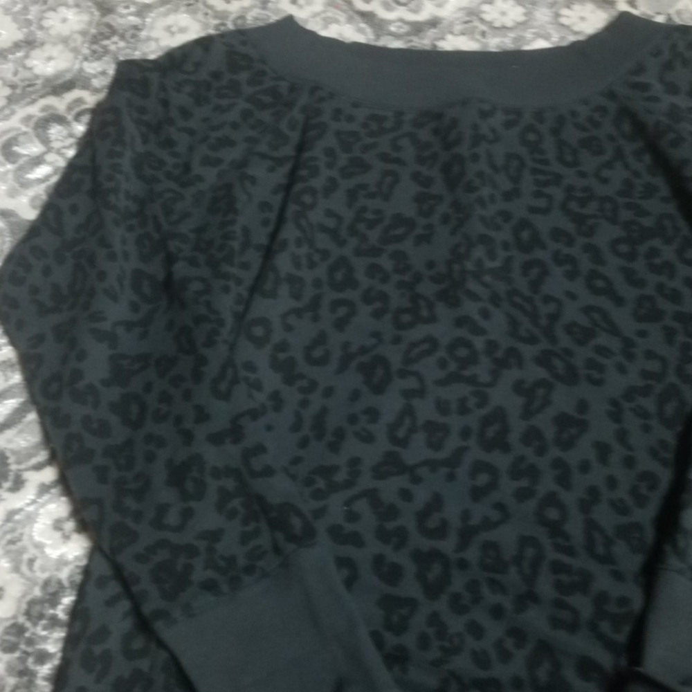 Sweater - Picture 2 of 4
